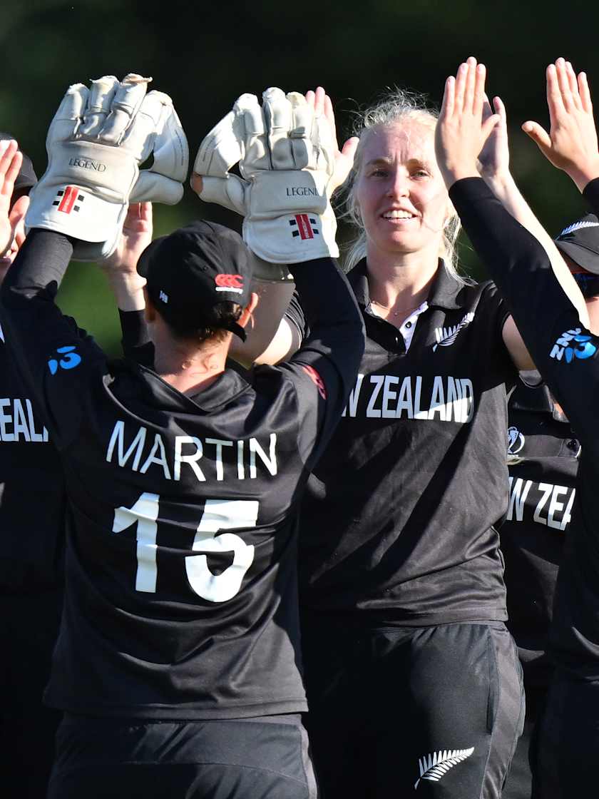 Hannah Rowe (C) of New Zealand celebrates with teammates after dismissing Aliya Riaz of Pakistan during the 2022 ICC Women's Cricket World Cup match between New Zealand and Pakistan at Hagley Oval on March 26, 2022 in Christchurch, New Zealand.